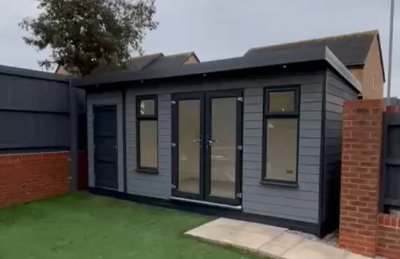  combination garden room and utility store